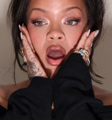 Rihanna wears Pro Filt'r 386W