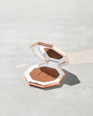Sun Stalk'r Instant Warmth Bronzer shown in shade Coco Naughty