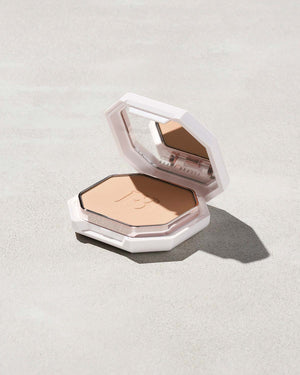 Pro Filt'r Soft Matte Powder Foundation shown in shade 160