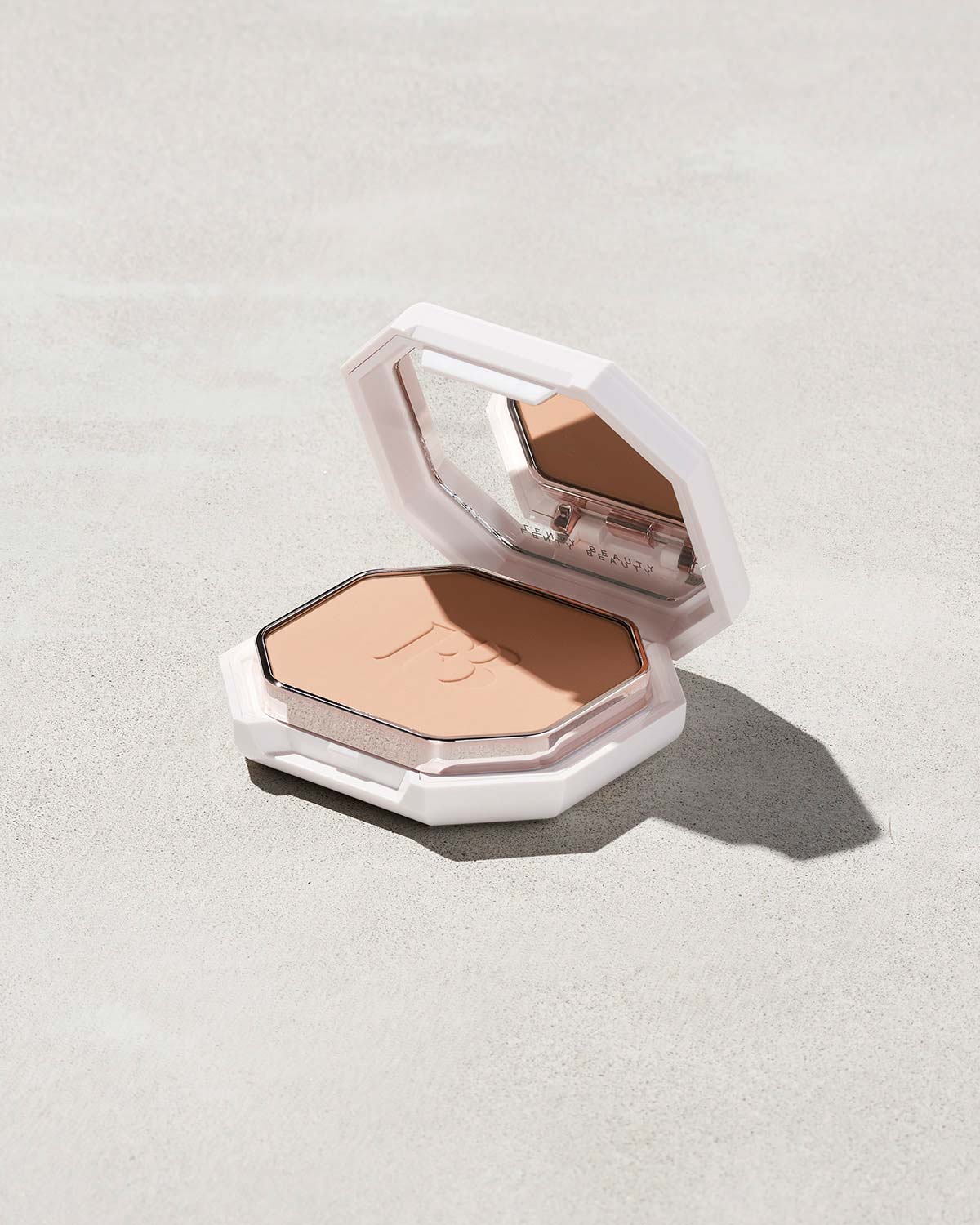 Pro Filt'r Soft Matte Powder Foundation shown in shade 200