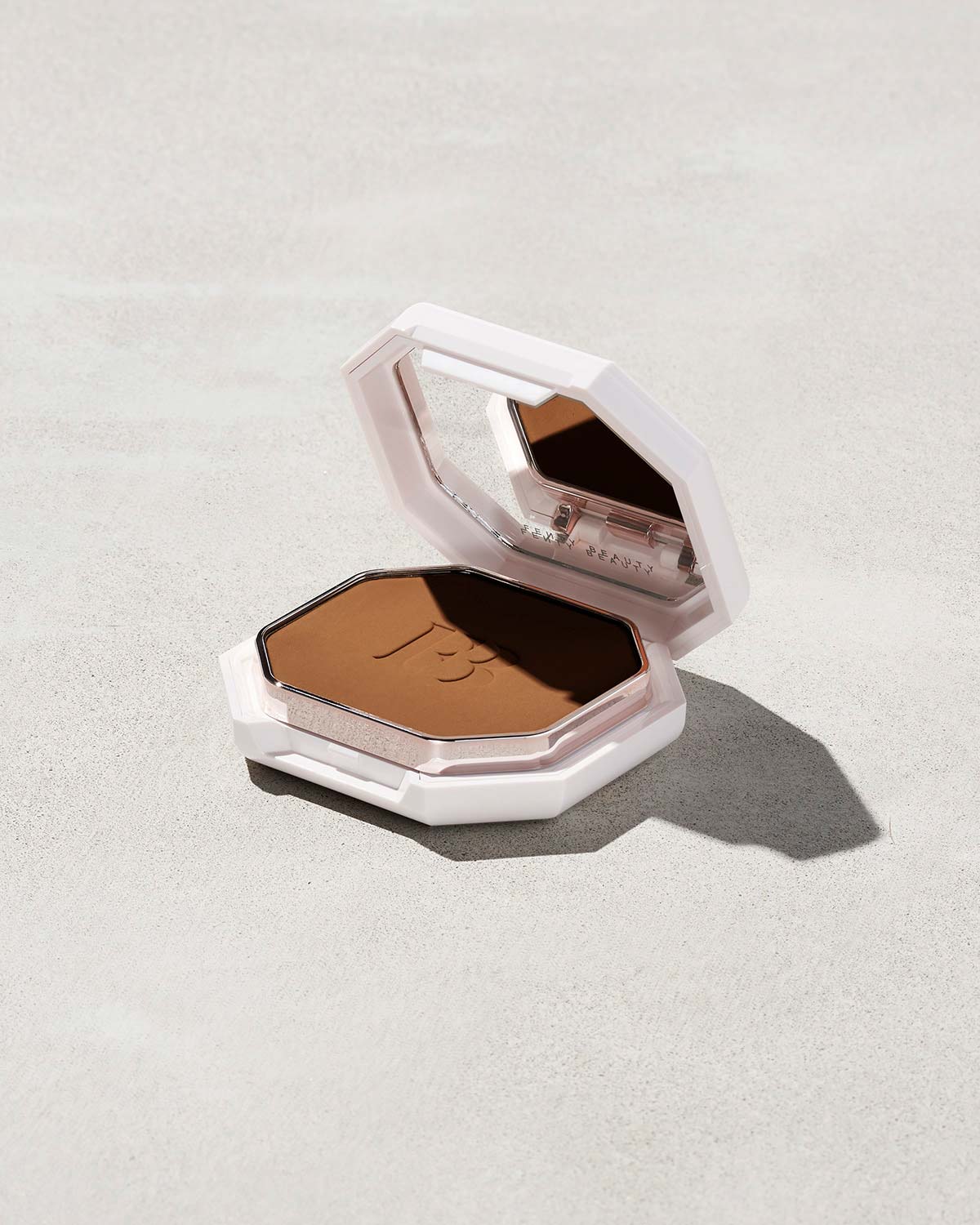 Pro Filt'r Soft Matte Powder Foundation shown in shade 385