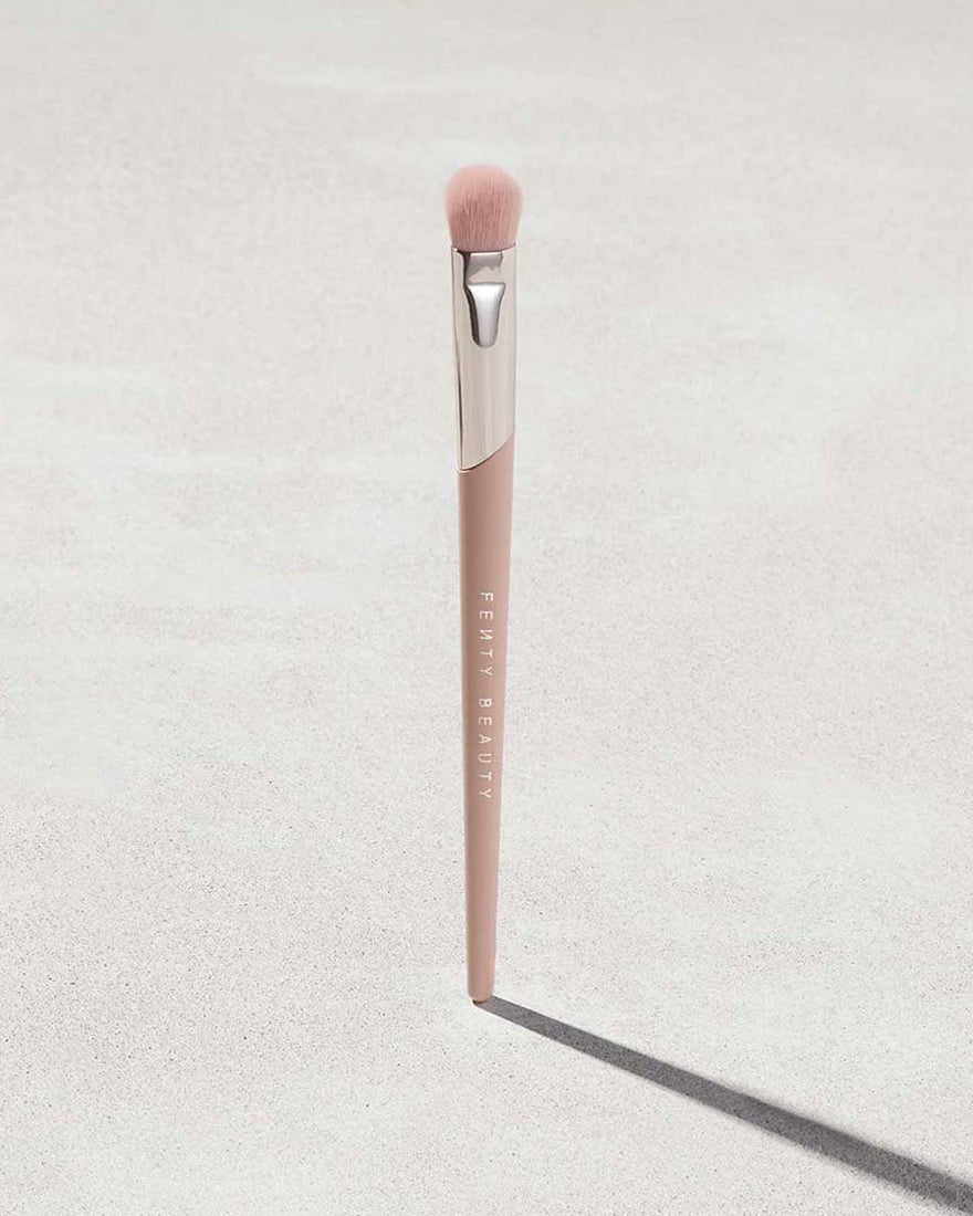 PLUSH EYESHADOW BRUSH 240,