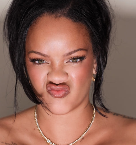 Rihanna wears Pro Filt'r 386W