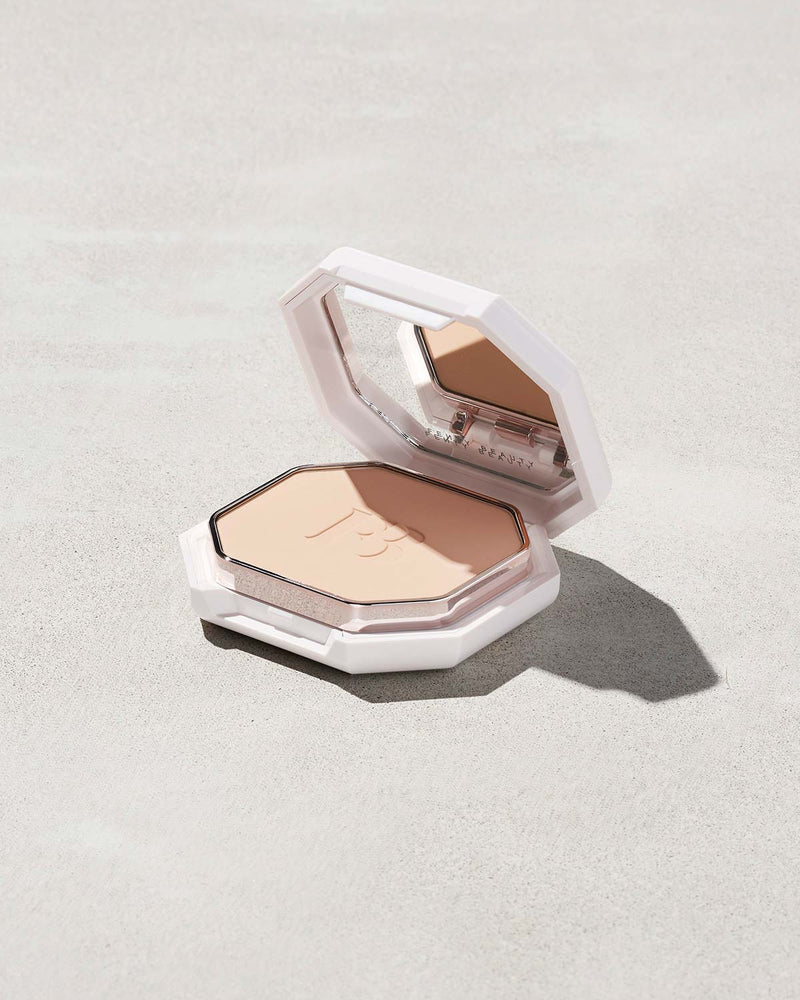 Pro Filt'r Soft Matte Powder Foundation shown in shade 140