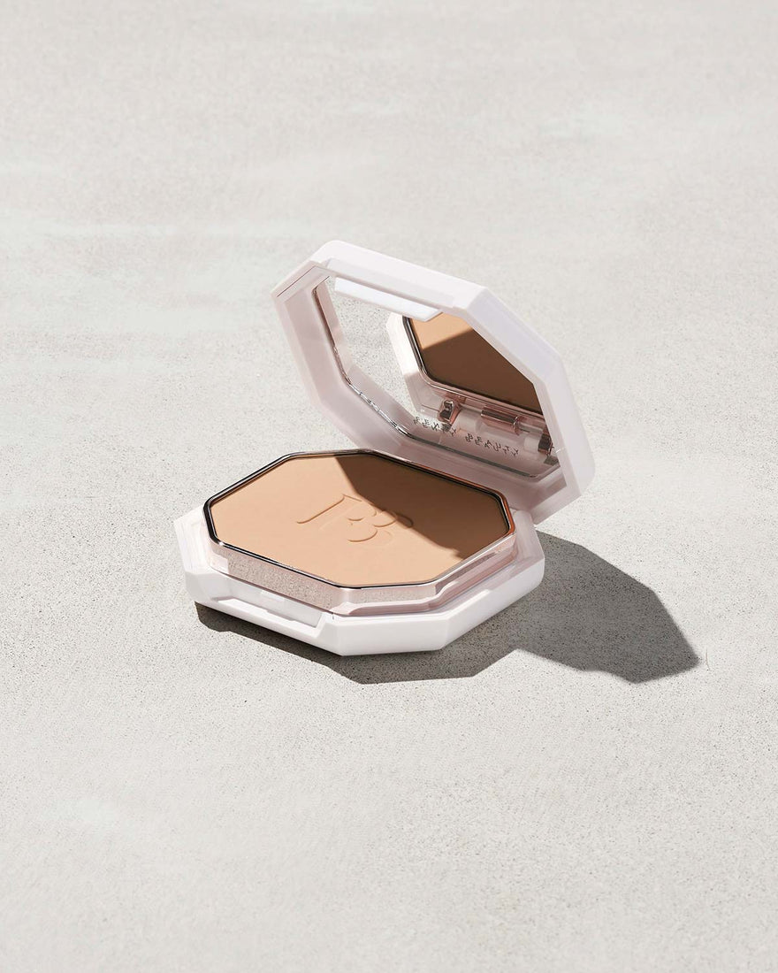 Pro Filt'r Soft Matte Powder Foundation shown in shade 190
