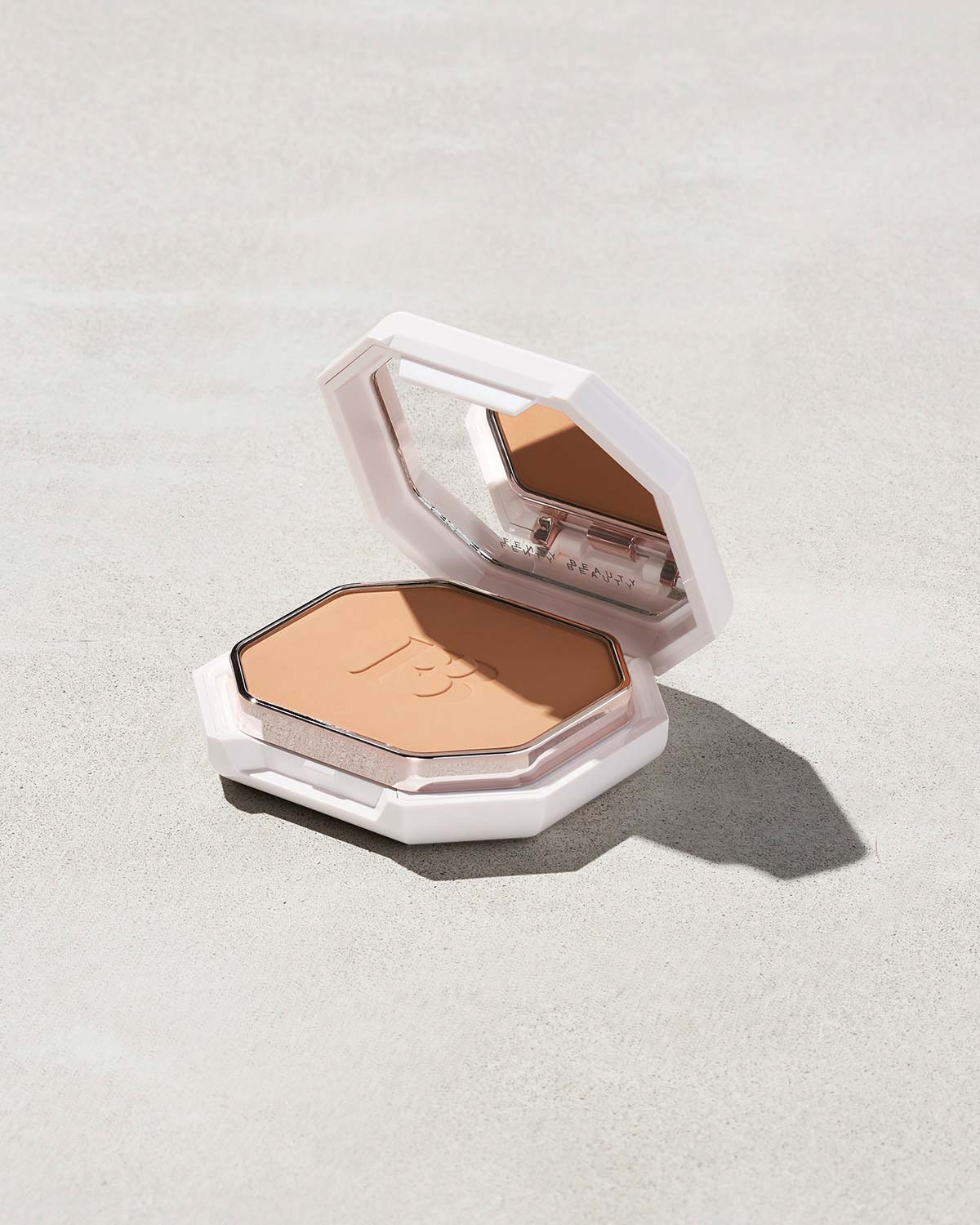 Pro Filt'r Soft Matte Powder Foundation shown in shade 250