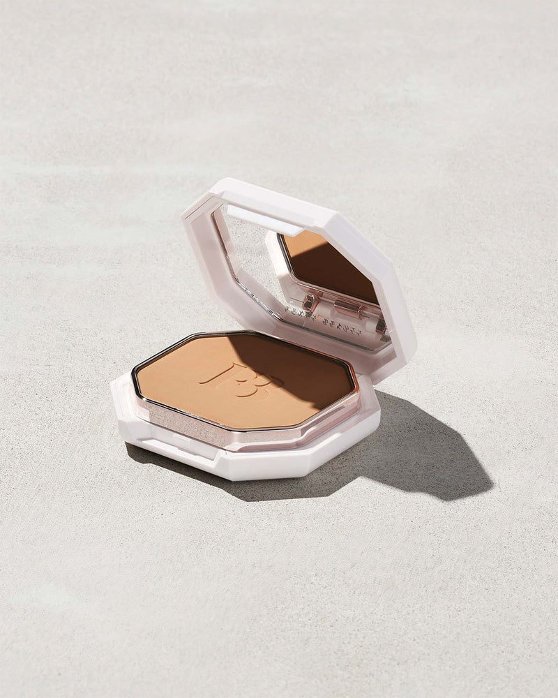 Pro Filt'r Soft Matte Powder Foundation shown in shade 270