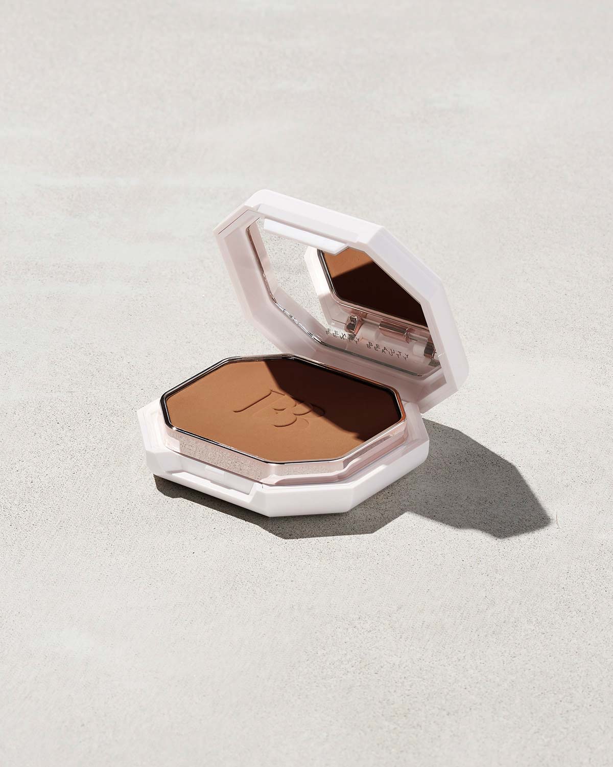Pro Filt'r Soft Matte Powder Foundation shown in shade 350