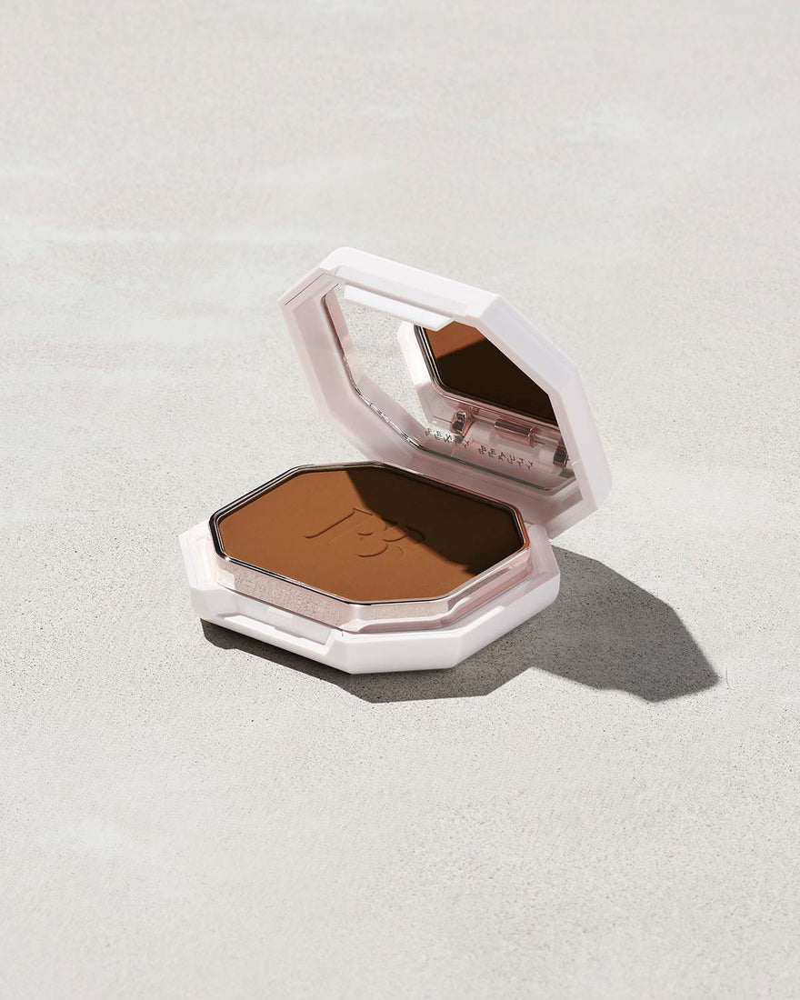 Pro Filt'r Soft Matte Powder Foundation shown in shade 400