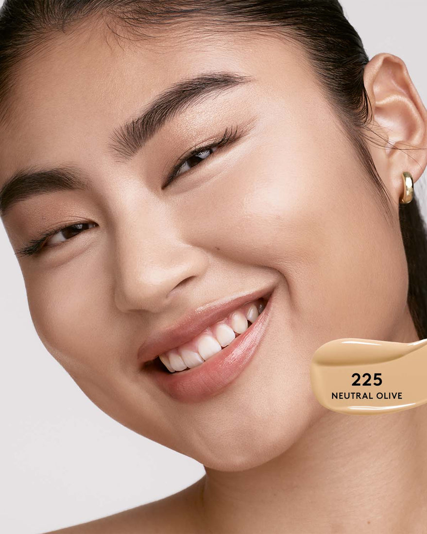 Soft'lit Naturally Luminous Longwear Foundation — 225