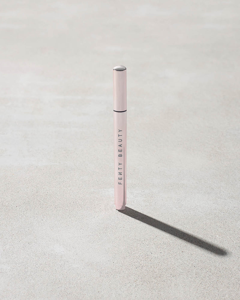 Flyliner Longwear Liquid Eyeliner closed