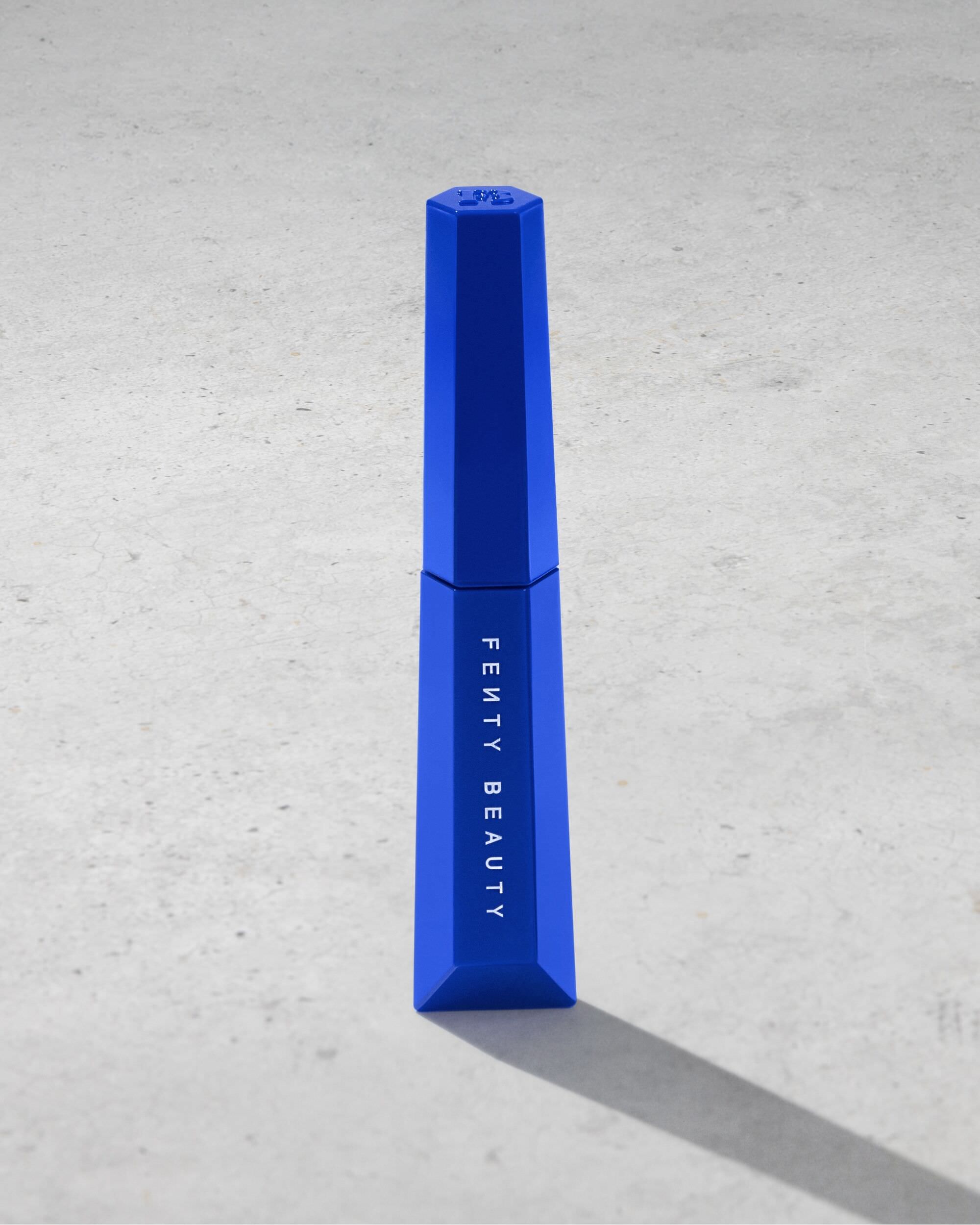 Hella Thicc Volumizing Mascara — Elec'trip Blue