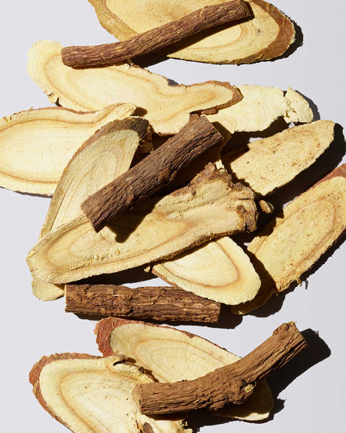 ✔Dipotassium Glycyrrhizinate (Licorice Root Extract)
